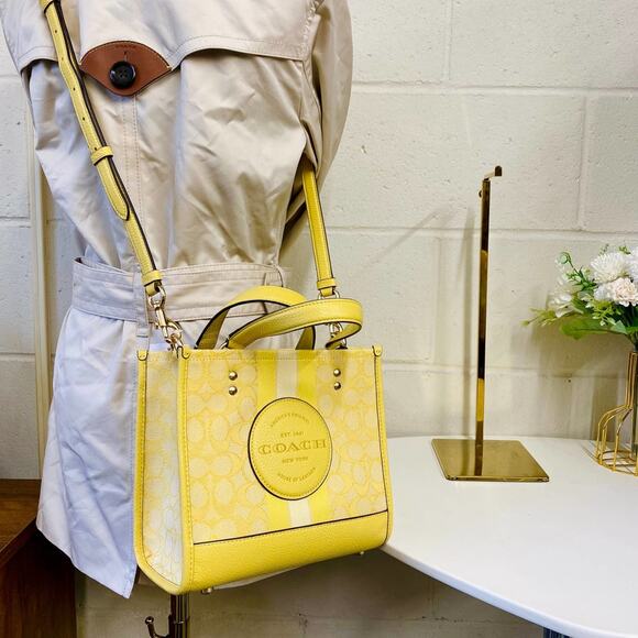 Coach C8417 Dempsey Tote 22 In Signature Jacquard In Gold/Retro Yellow Multi - Picture 9 of 10